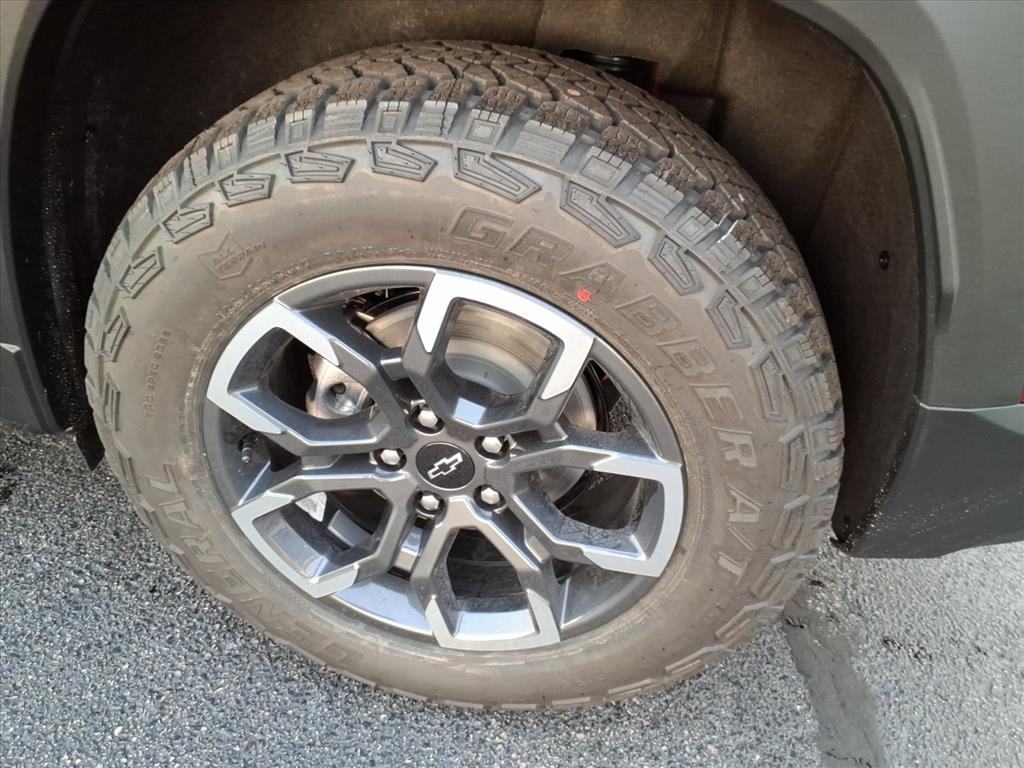 2026 Chevrolet Equinox ACTIV photo 4