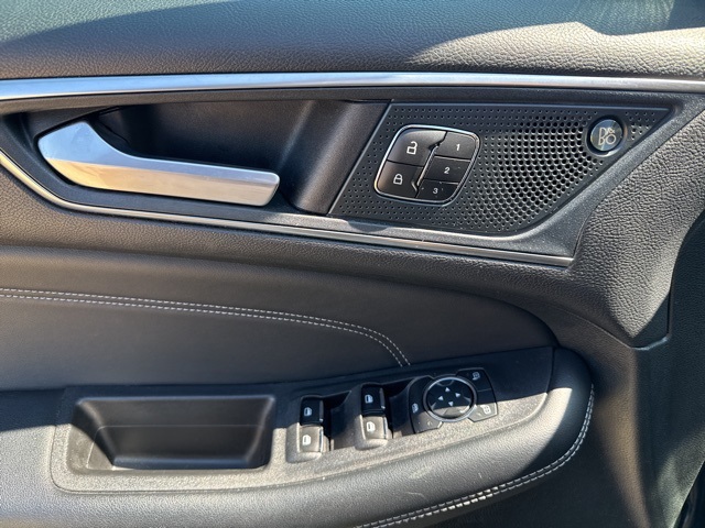 2024 Ford Edge Titanium photo 22