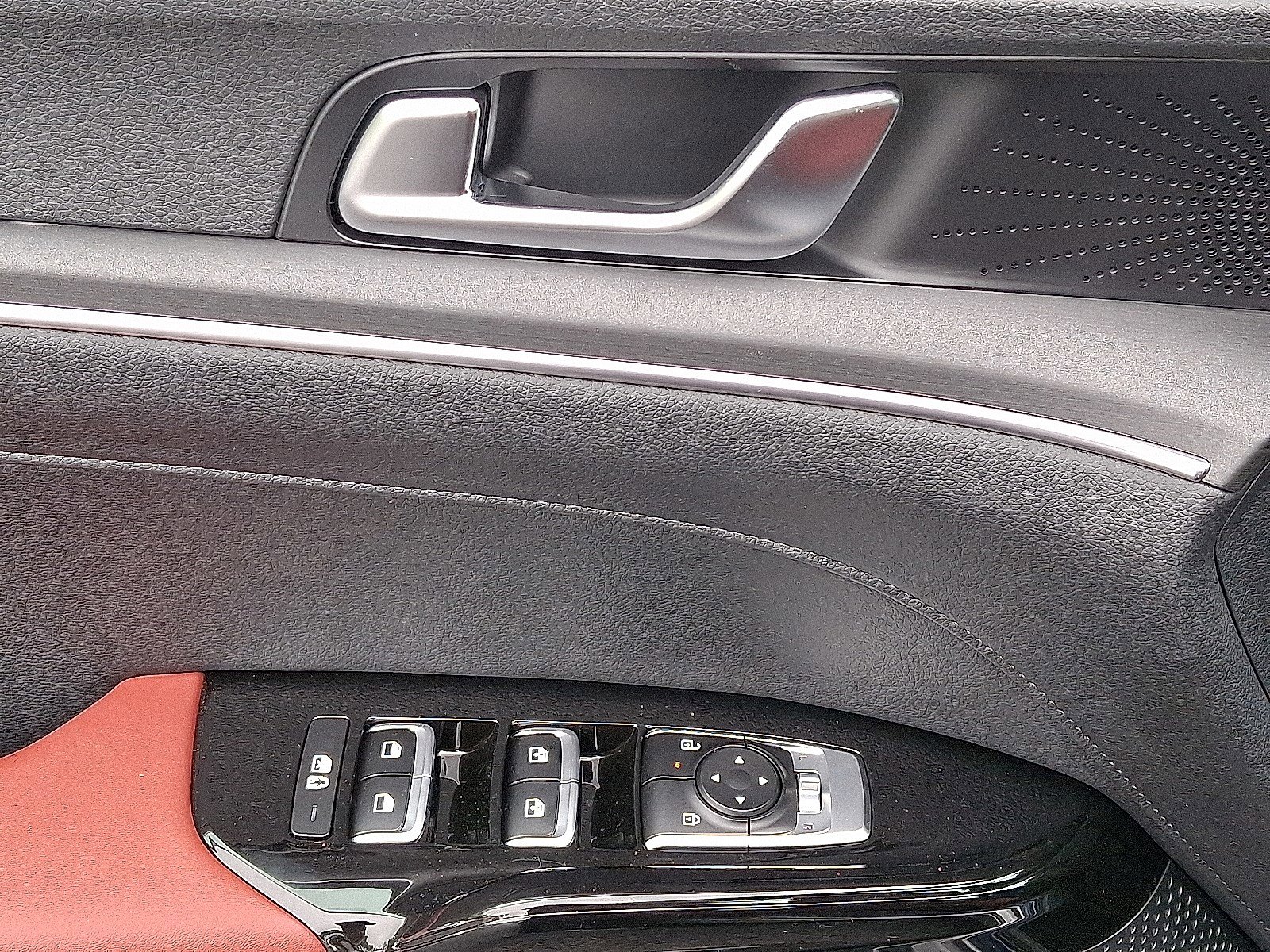 2025 Kia K5 GT-Line photo 11
