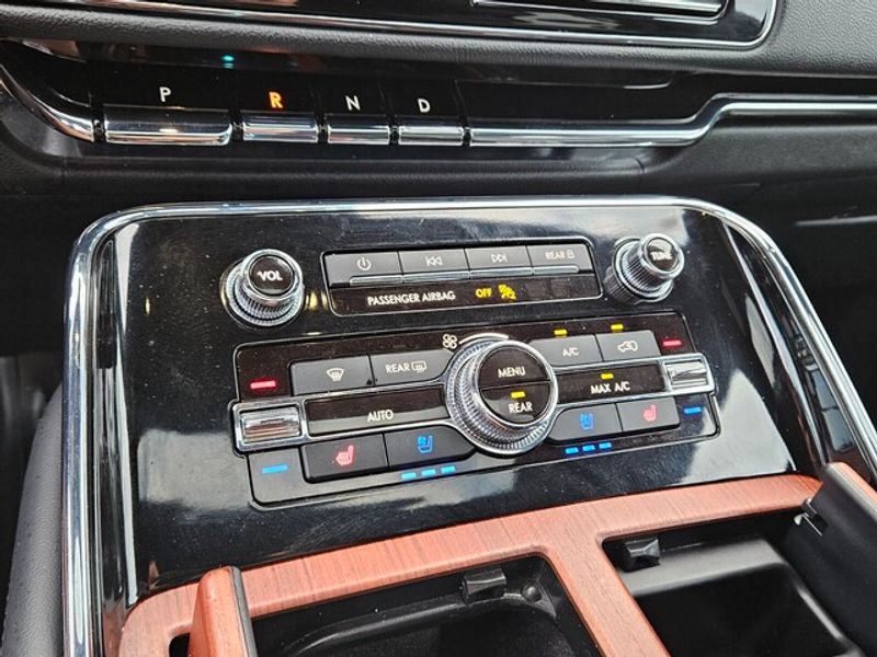 2023 Lincoln Navigator Reserve photo 23