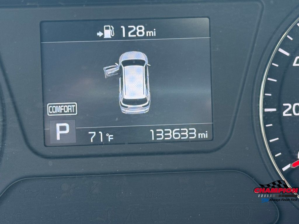2019 Kia Sorento LX photo 16