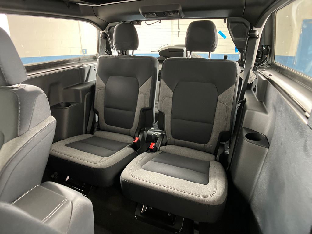 2025 Ford Bronco Base photo 23
