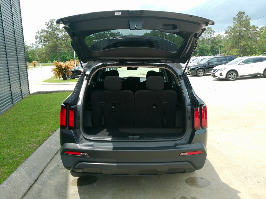 2023 Kia Sorento LX photo 17