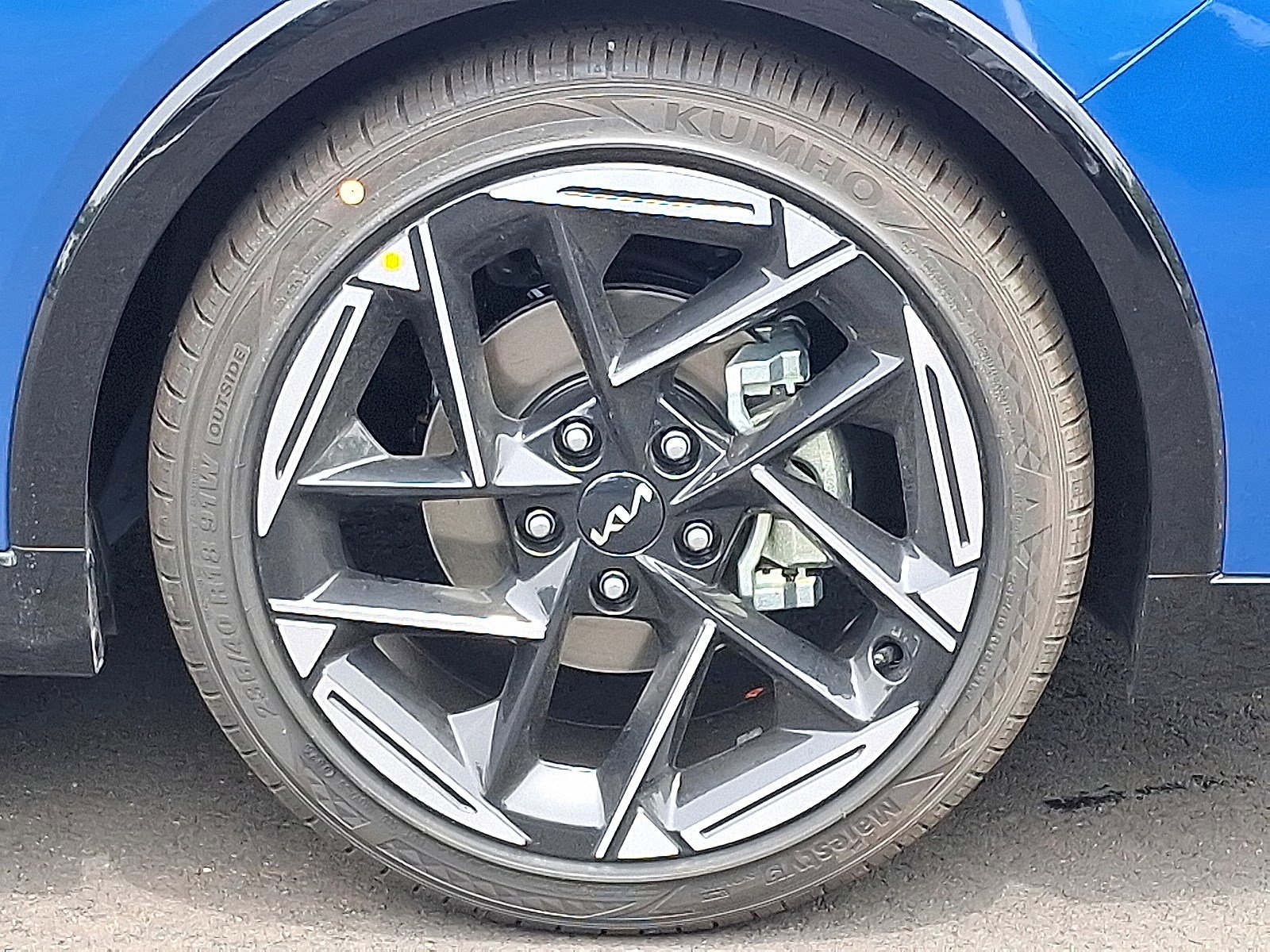 2025 Kia K4 GT-Line photo 9