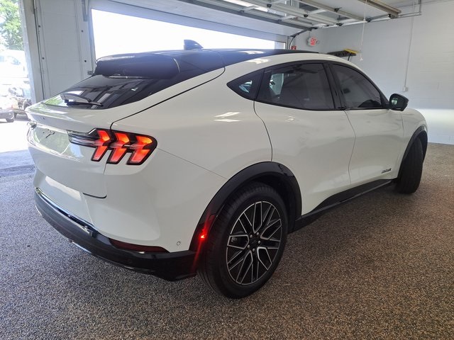 2024 Ford Mustang Mach-E Premium photo 5