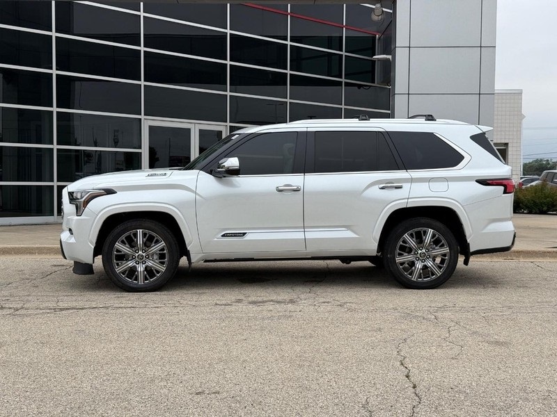 2024 Toyota Sequoia Capstone photo 3