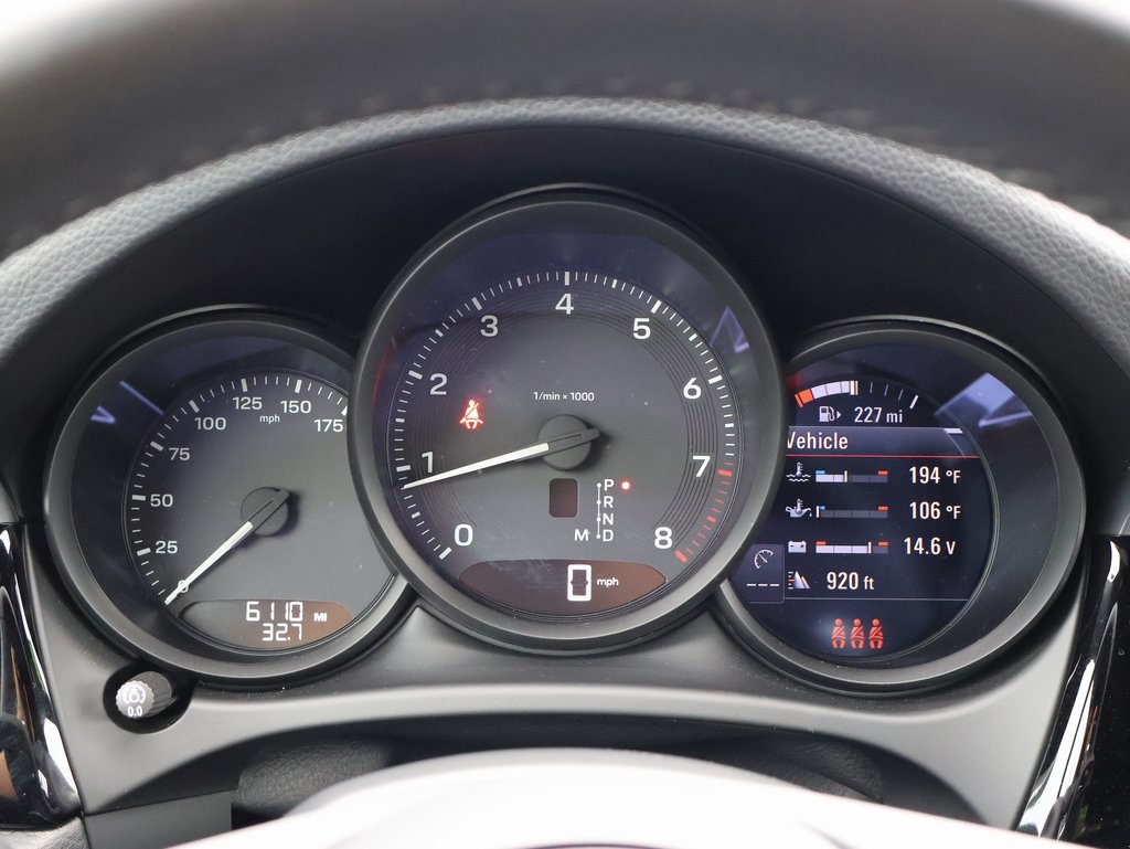 2025 Porsche Macan T photo 24