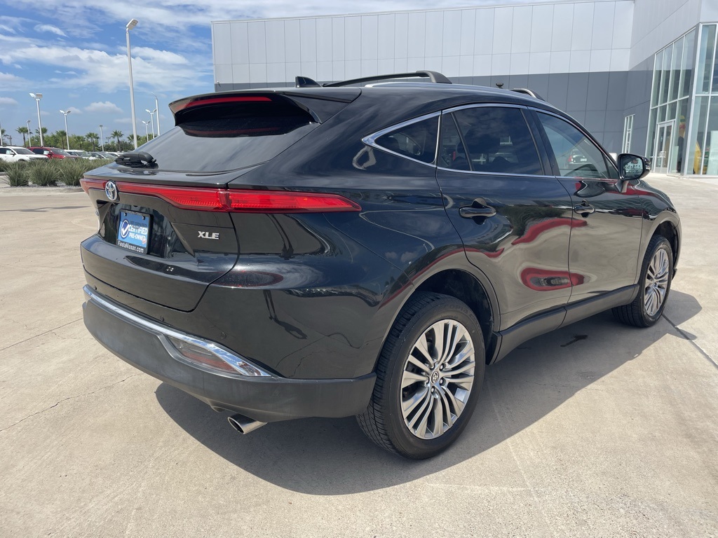 2023 Toyota Venza LE photo 3