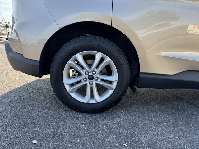 2020 Ford Edge SEL photo 10