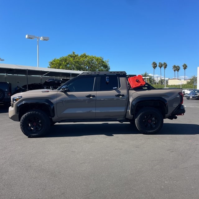 2025 Toyota Tacoma TRD Pro 4x4 photo 2