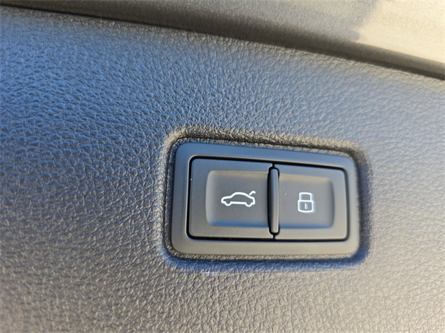 2025 Audi Q7 55 Premium Plus photo 14