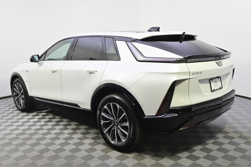 2025 Cadillac Lyriq Sport photo 3