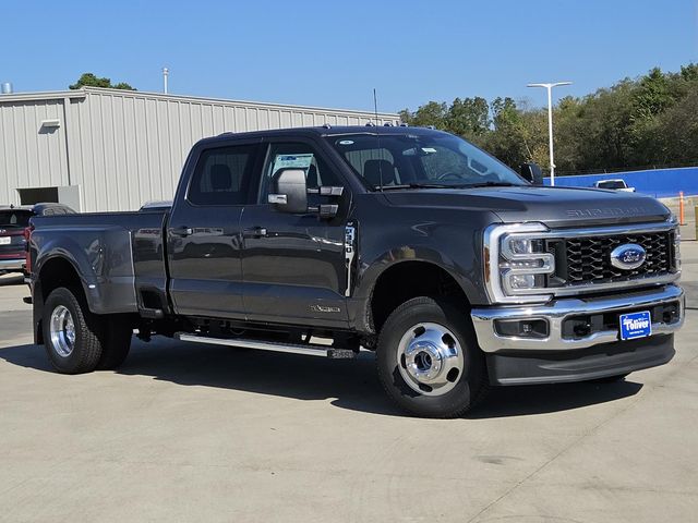 2026 Ford F-350 XLT photo 2