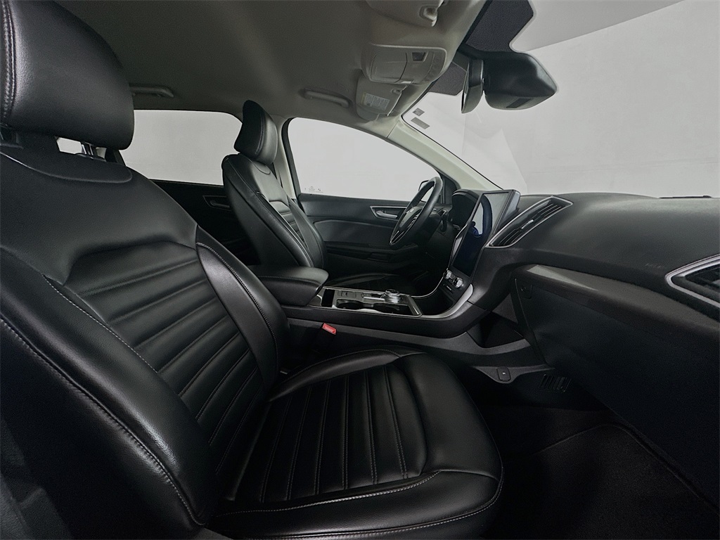 2023 Ford Edge SEL photo 7