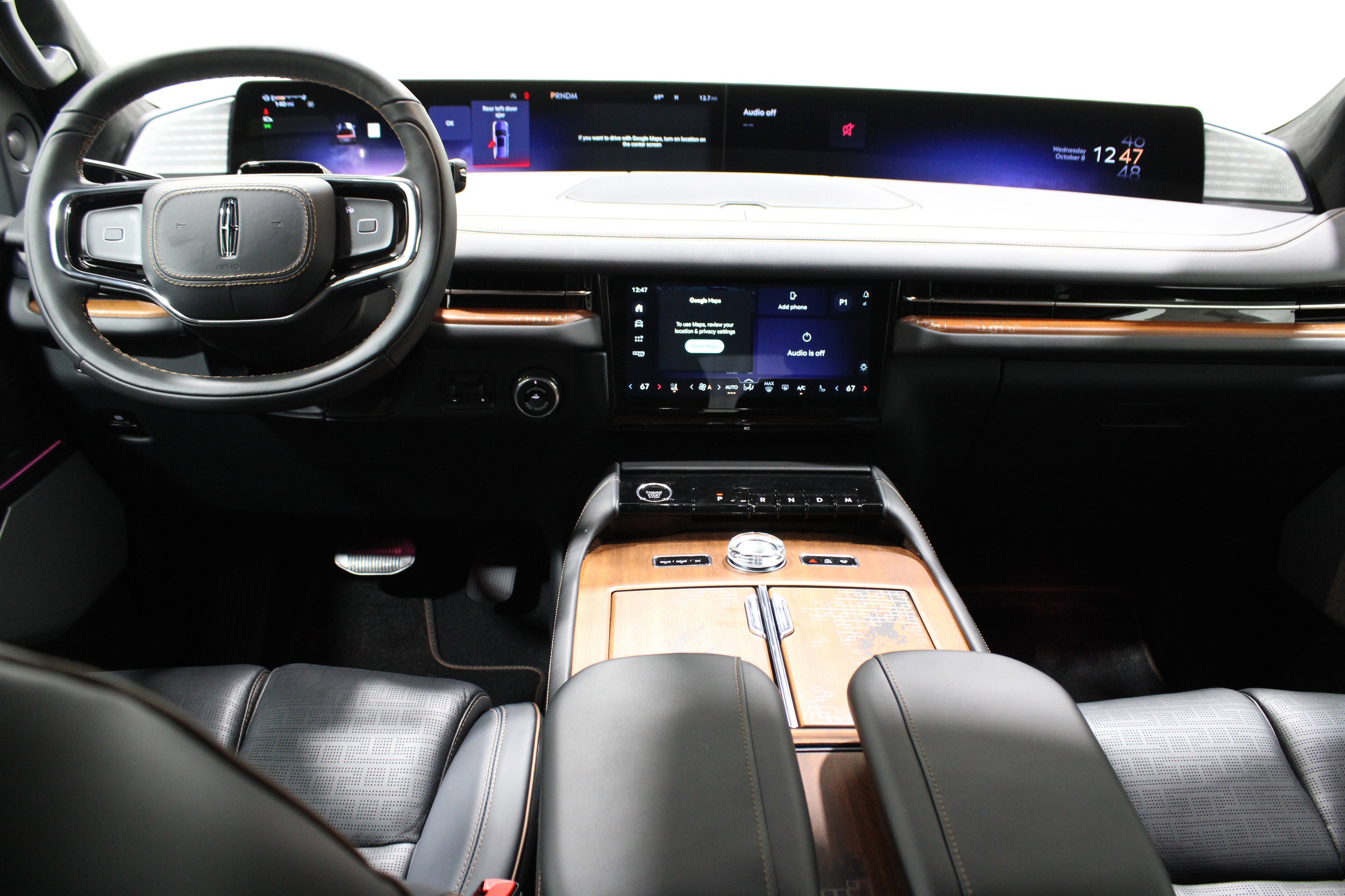 2025 Lincoln Navigator Black Label photo 2