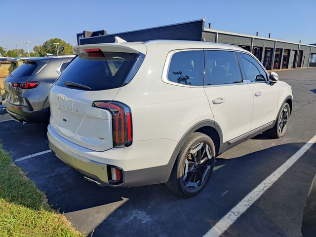 2023 Kia Telluride EX photo 3