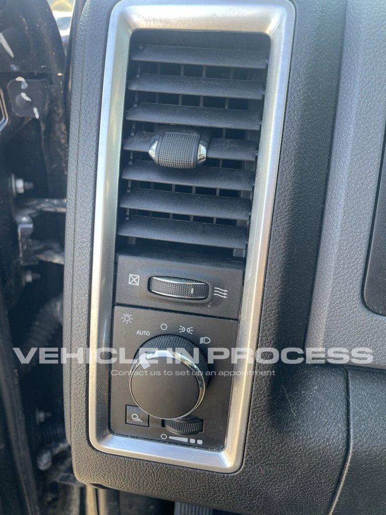 2019 Ram 1500 Classic SLT photo 12