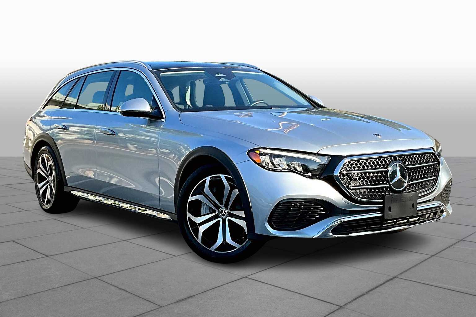 2025 Mercedes Benz E 450 4MATIC Wagon photo 2