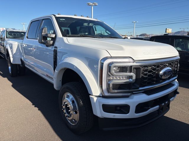 2026 Ford F-450 Super Duty Platinum's photo
