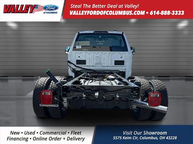 2025 Ford F-550 photo 4