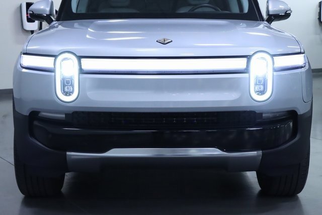 2025 Rivian R1S Adventure photo 3