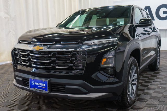 2026 Chevrolet Equinox LT photo 2