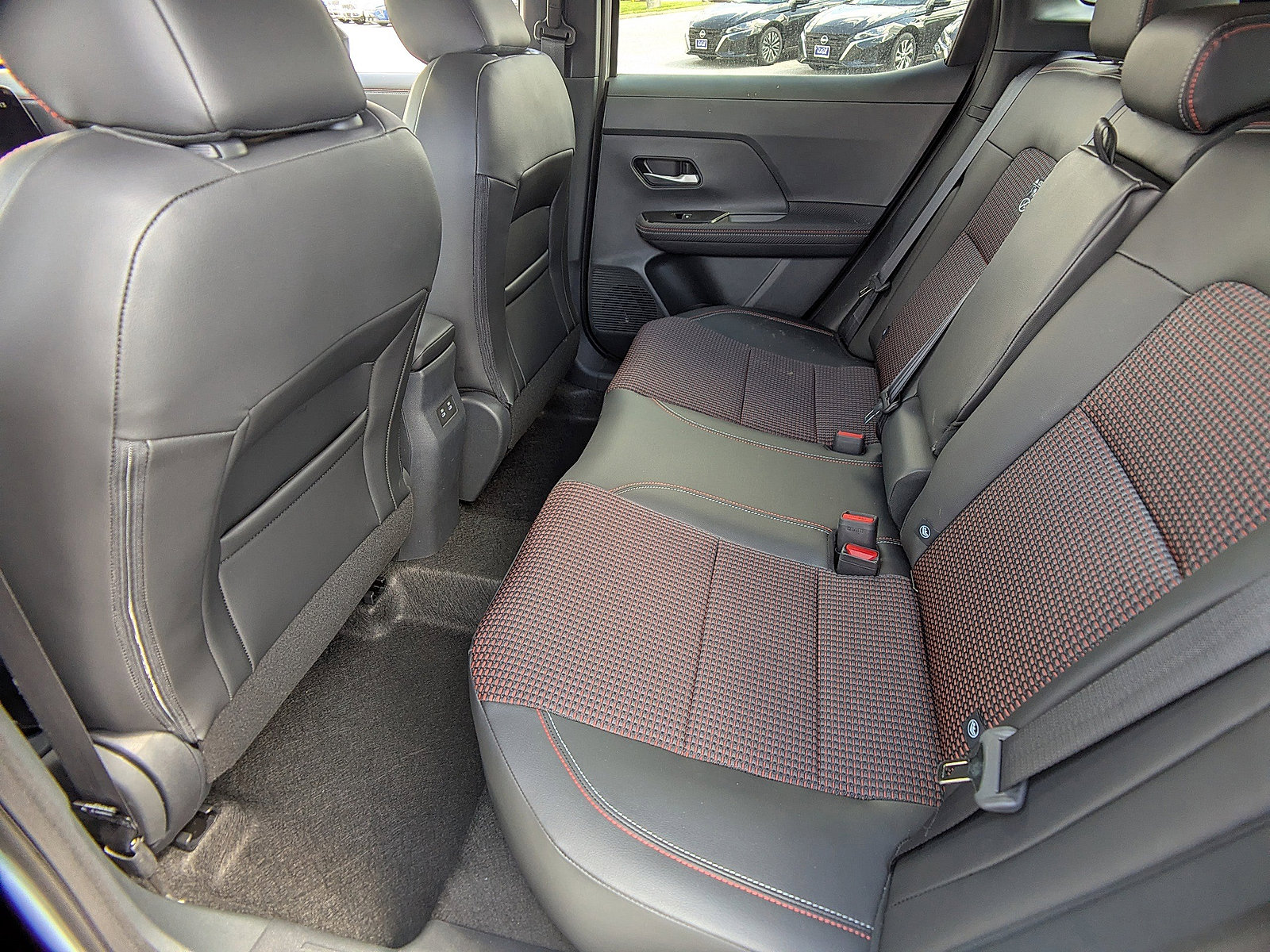 2025 Nissan Kicks SR photo 3