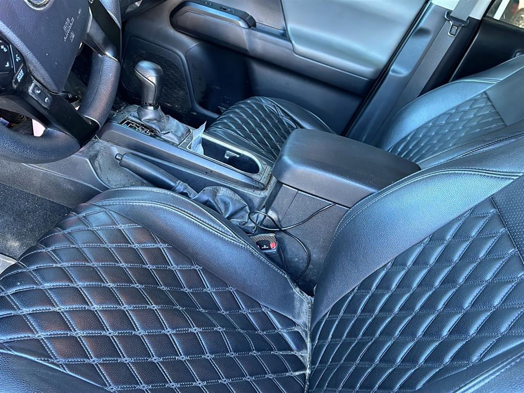 2023 Toyota Tacoma SR photo 3