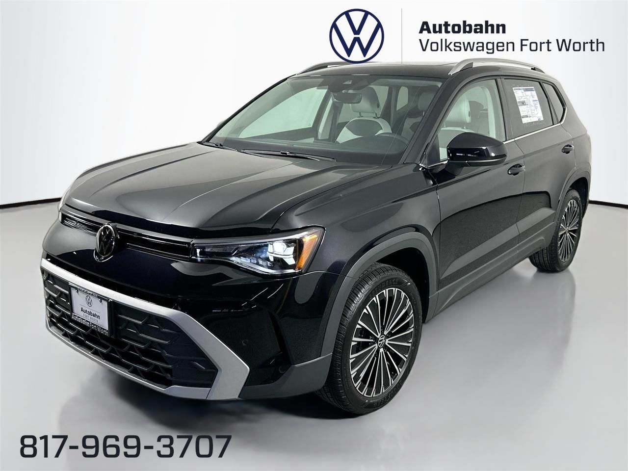 2025 Volkswagen Taos SE's photo