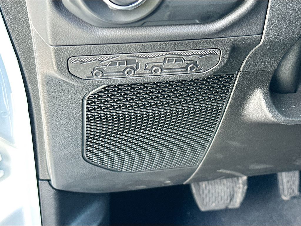 2024 Jeep Wrangler Sahara photo 19