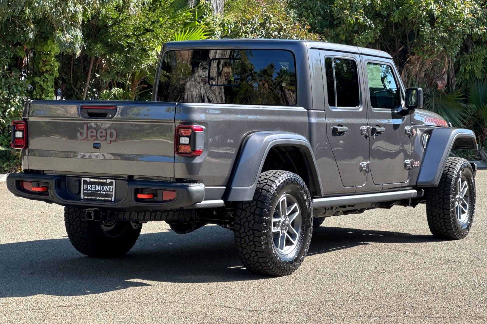 2025 Jeep Gladiator Mojave photo 3
