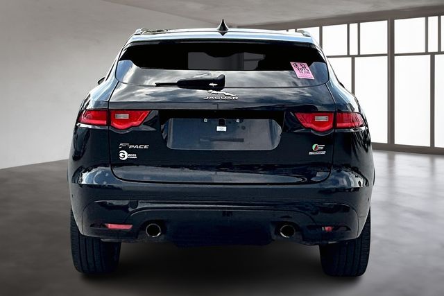 2019 Jaguar F-PACE S photo 3