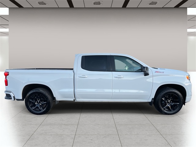 2024 Chevrolet Silverado 1500 RST photo 2