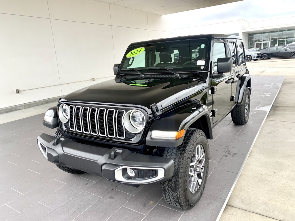 2024 Jeep Wrangler 4-Door Sahara's photo