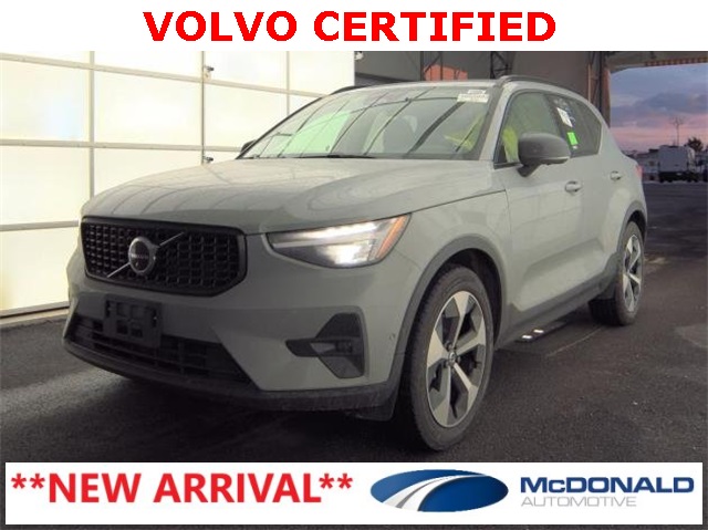 2025 Volvo XC40 Plus's photo