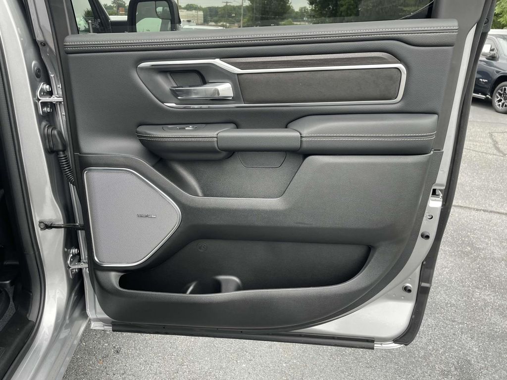 2026 Ram 1500 Laramie photo 17