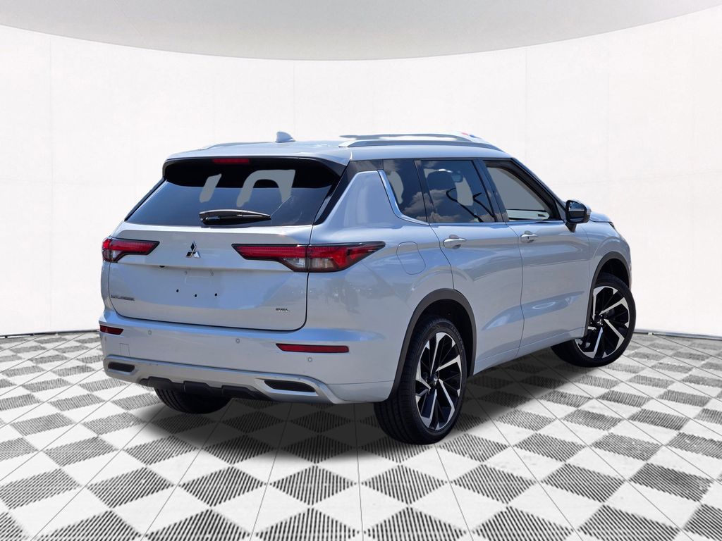 2023 Mitsubishi Outlander SEL photo 8