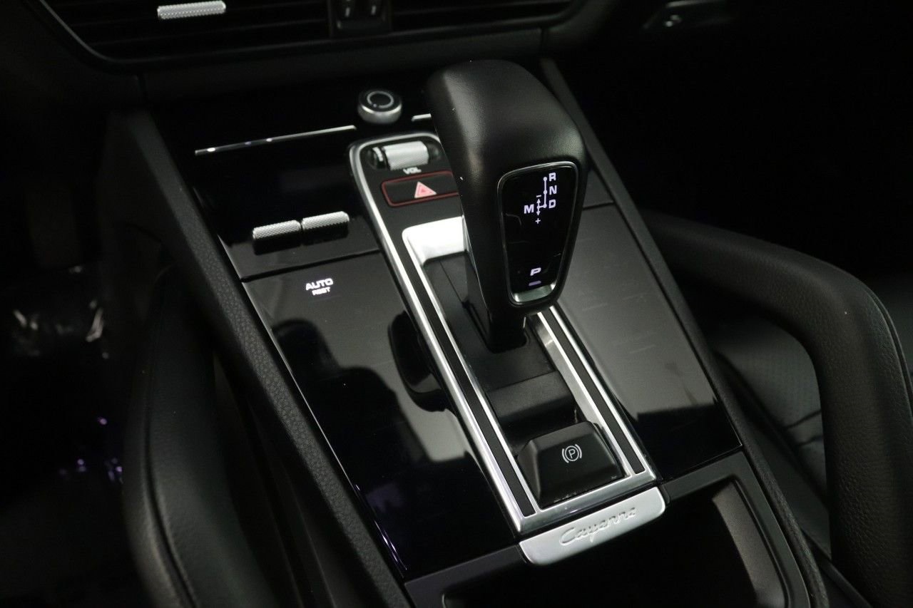 2022 Porsche Cayenne Coupe Base photo 14