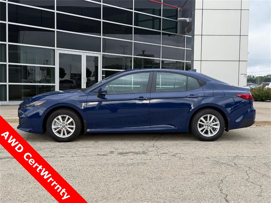 2025 Toyota Camry LE photo 6