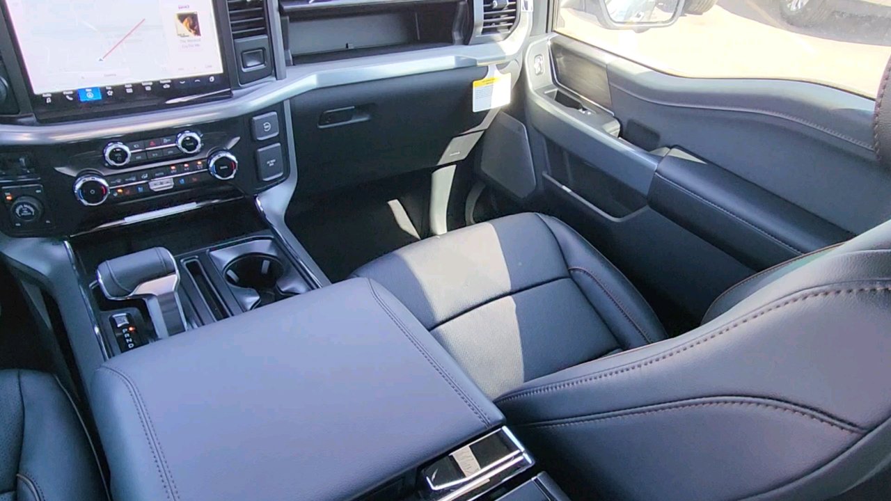 2025 Ford F-150 Lariat photo 17
