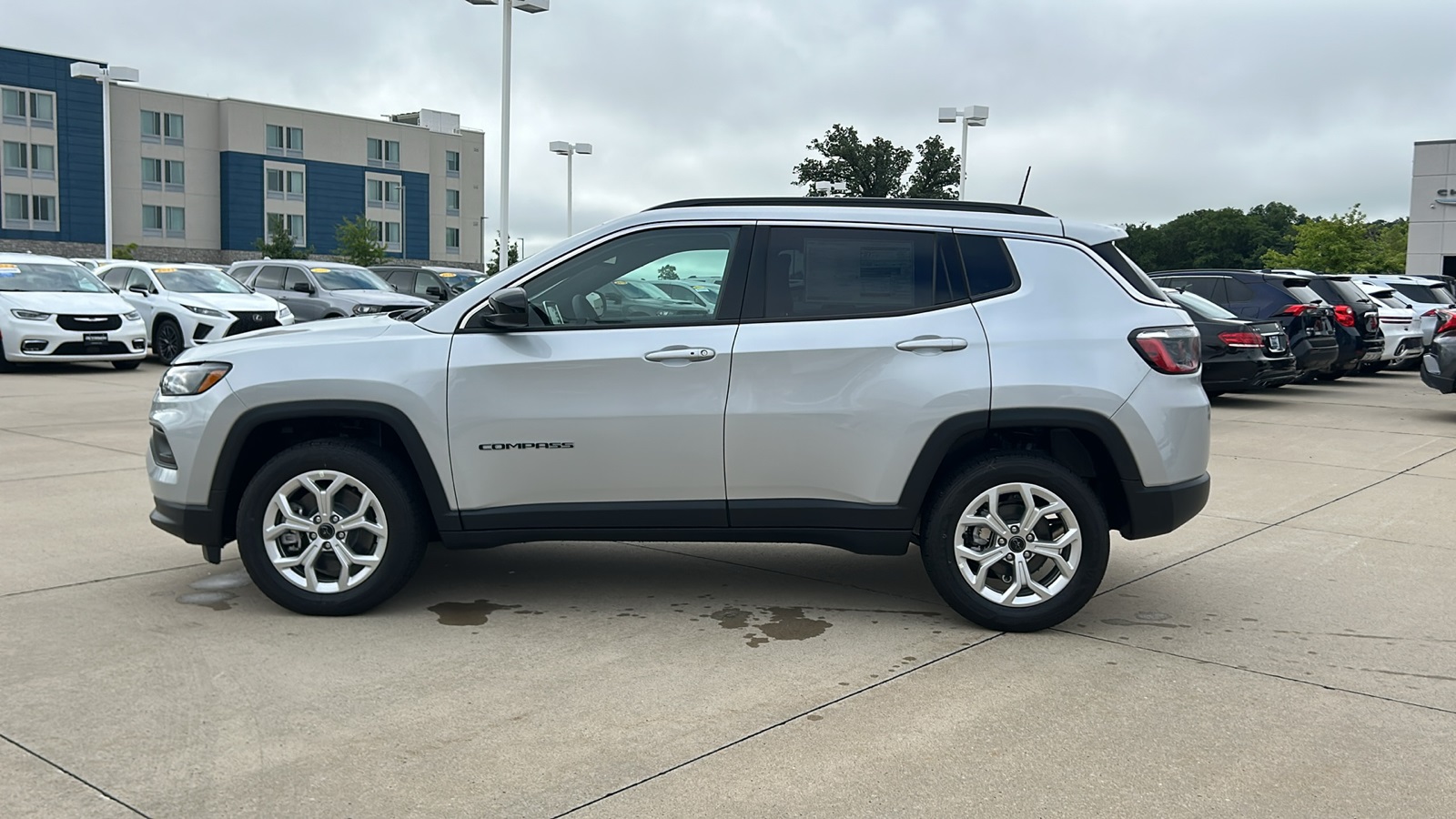 2025 Jeep Compass Latitude photo 6