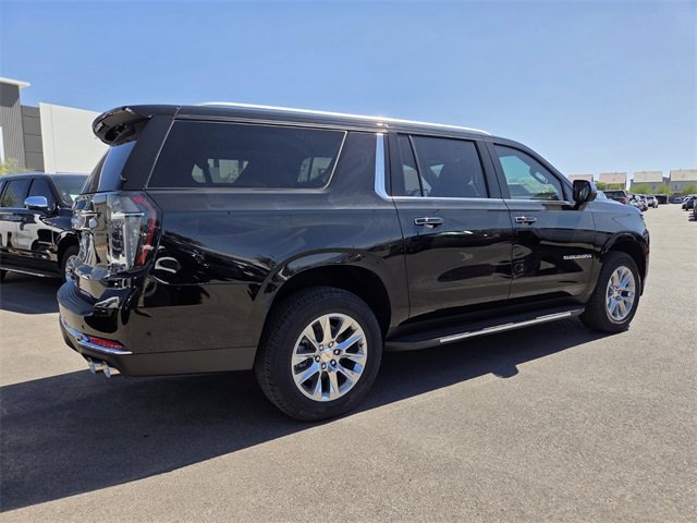 2025 Chevrolet Suburban Premier photo 4