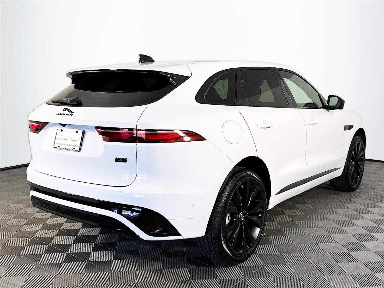 2026 Jaguar F-PACE P250 R-Dynamic S photo 5