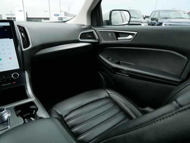 2022 Ford Edge SEL photo 8