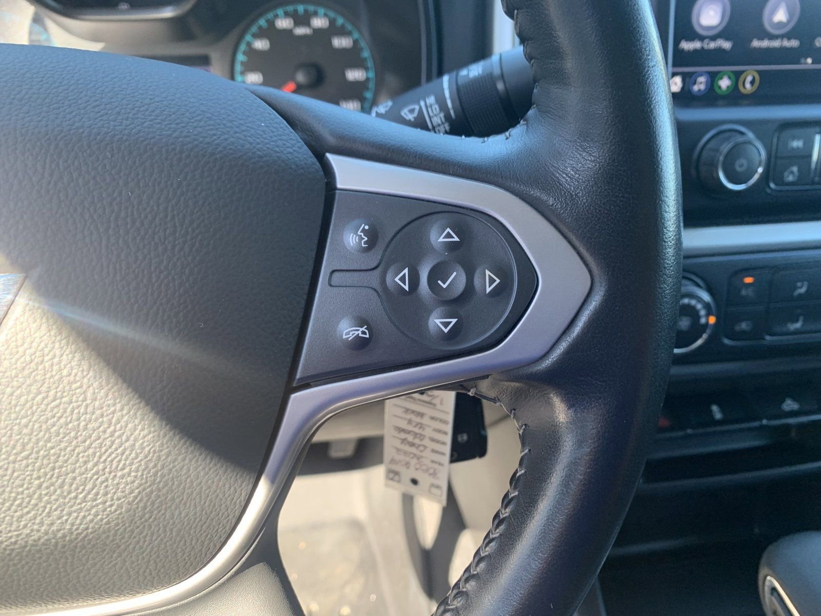 2022 Chevrolet Colorado LT photo 24