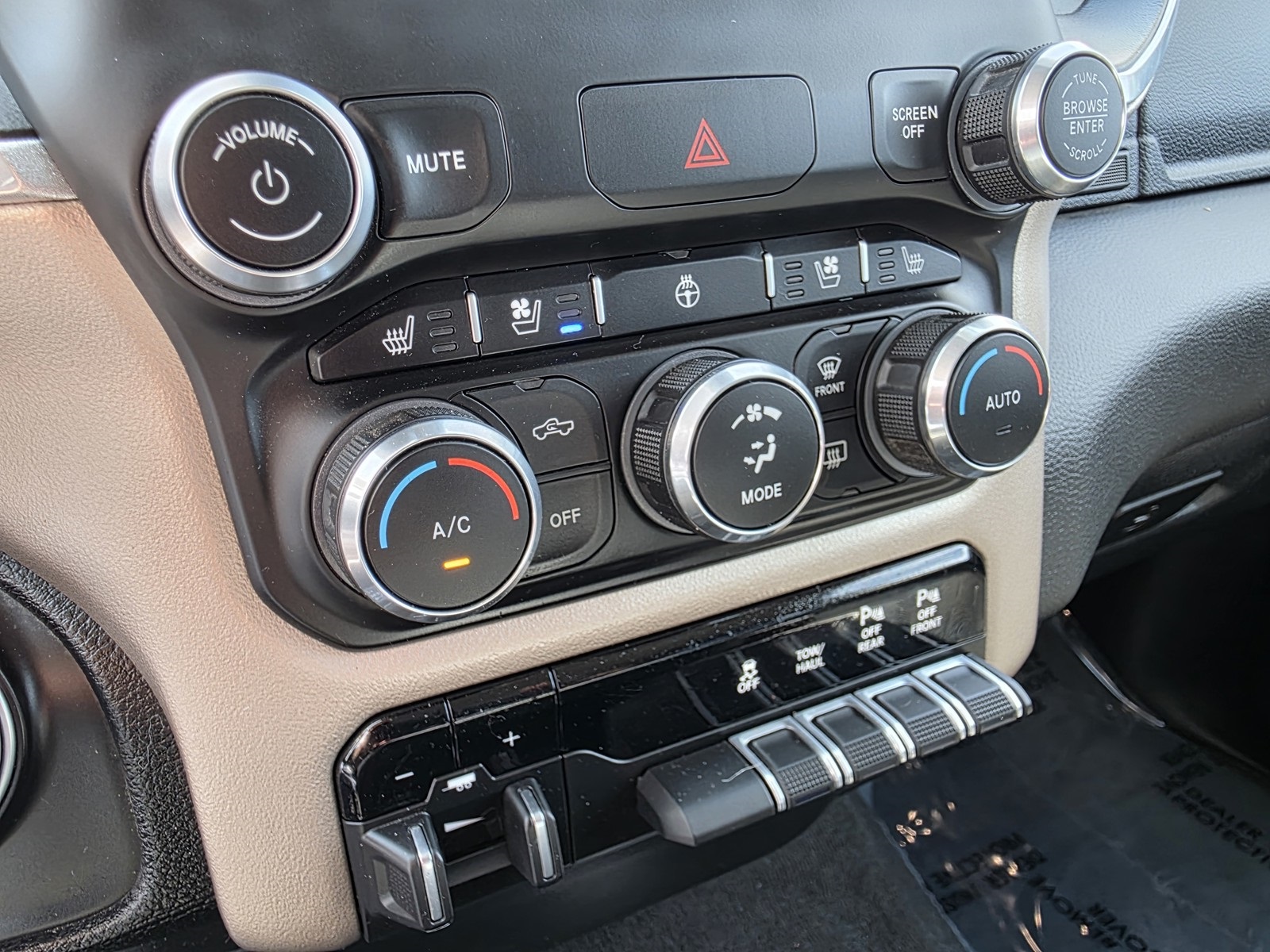 2022 Ram 1500 Laramie photo 25