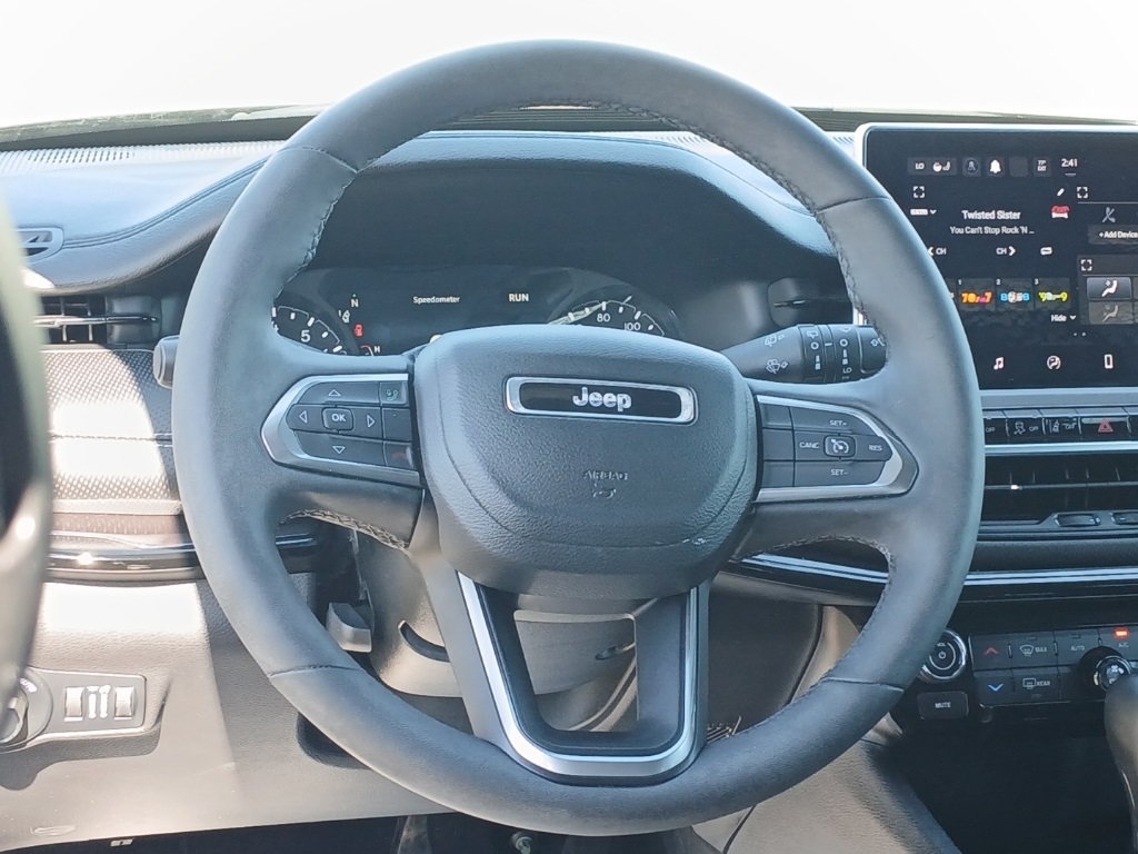 2023 Jeep Compass North Edition Latitude photo 6