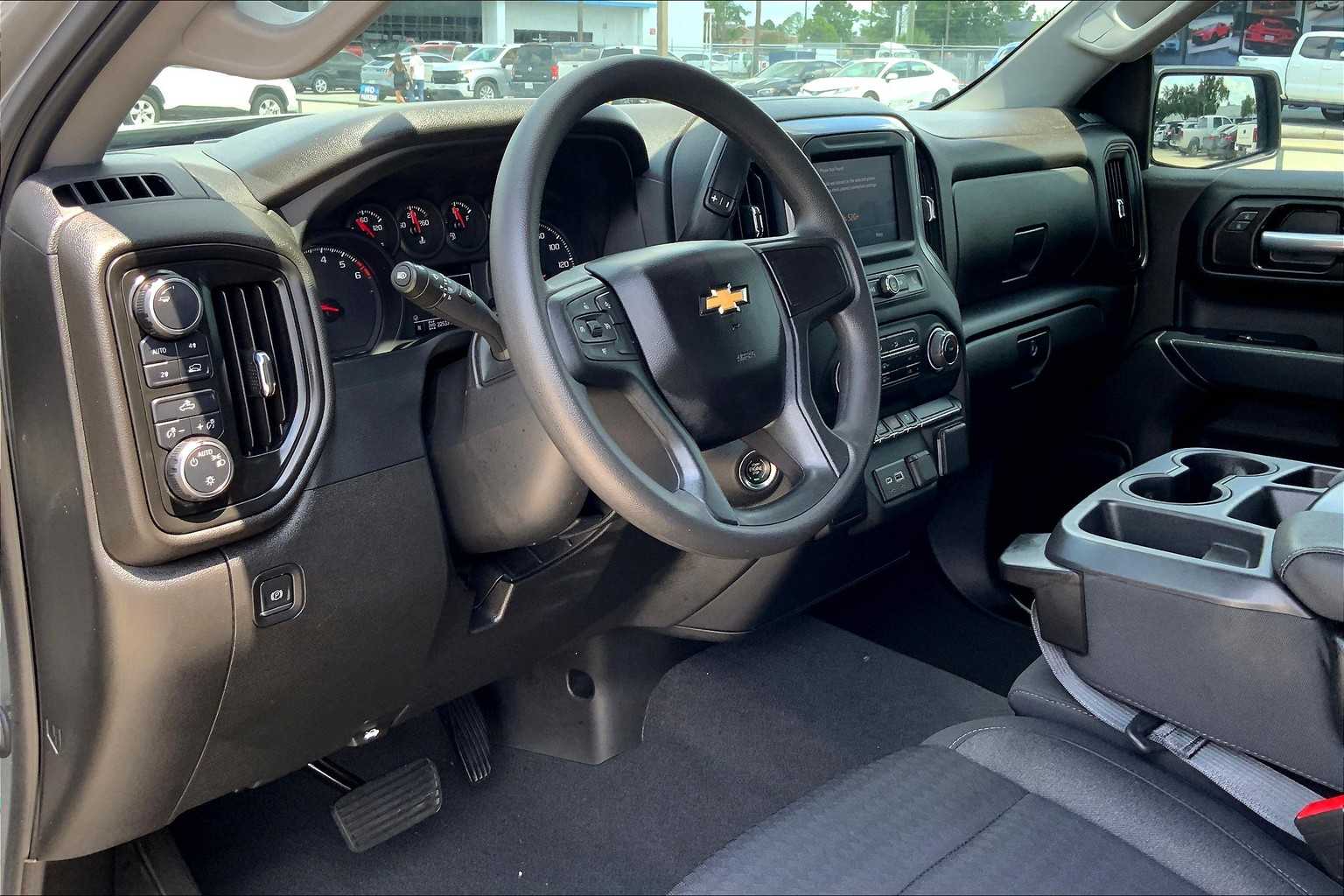 2023 Chevrolet Silverado 1500 Custom photo 15