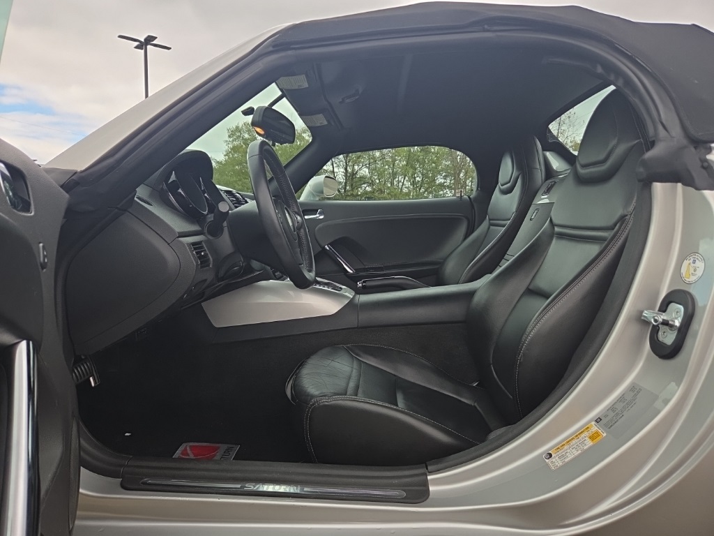 2009 Saturn Sky Base photo 12