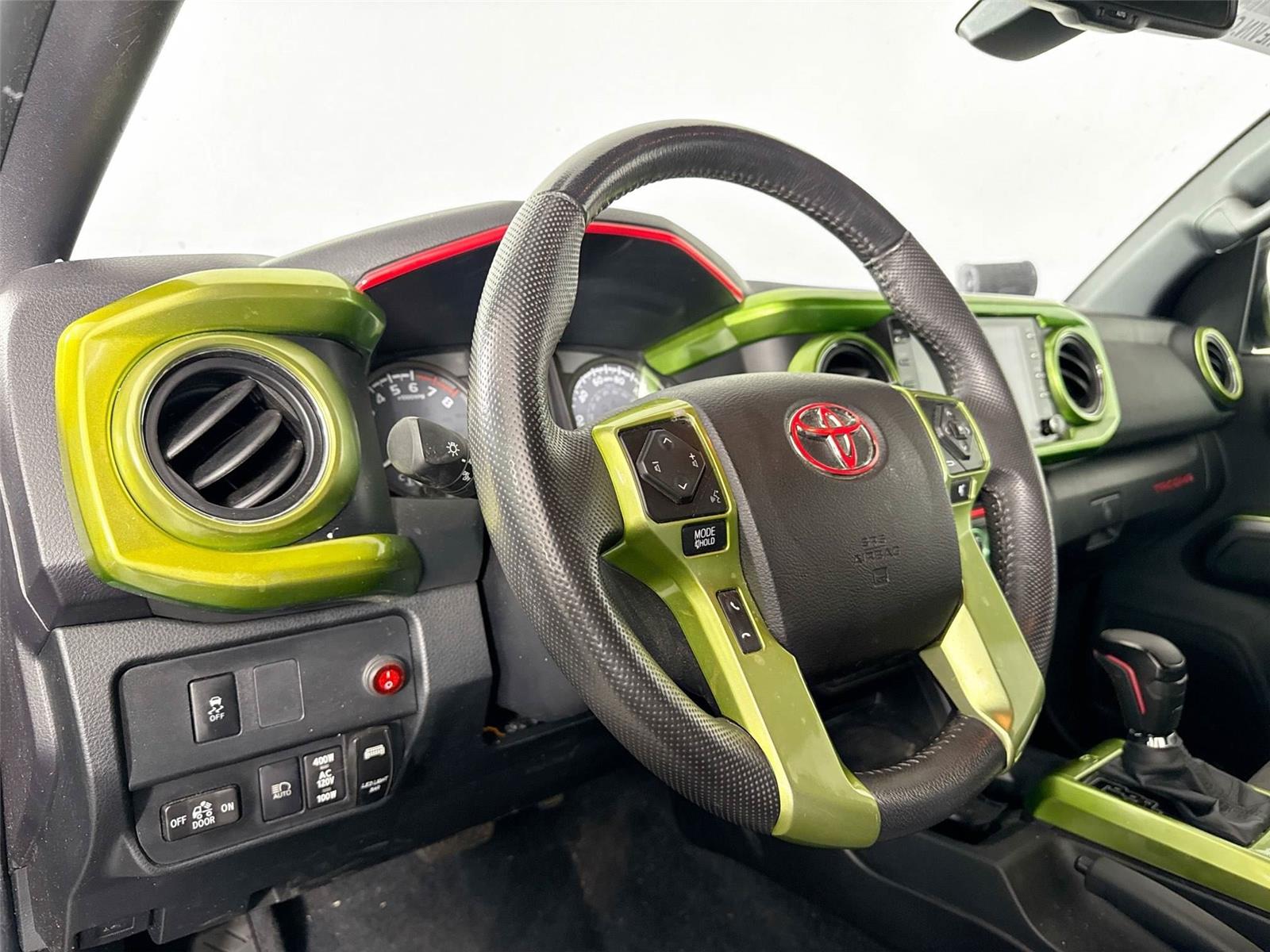 2021 Toyota Tacoma TRD photo 8